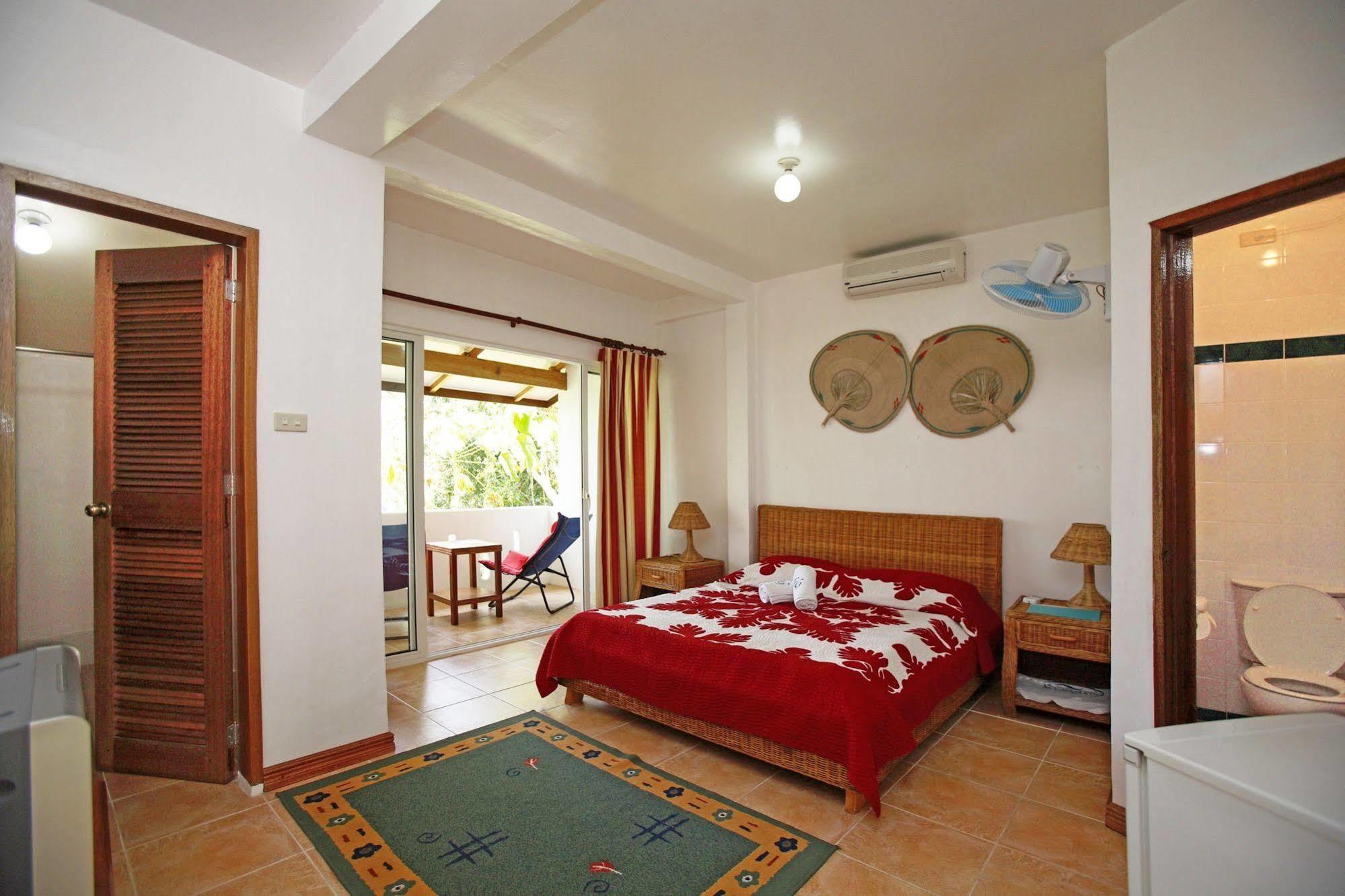 El Galleon Beach Resort Пуэрто-Галера Экстерьер фото